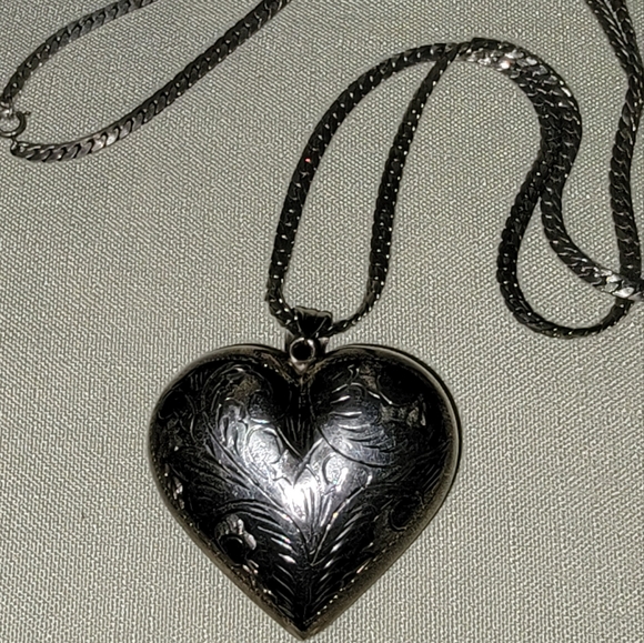 Large Puffed Heart Vintage Sterling Silver 925 Engraved Swirl Pendant Necklace - Picture 4 of 10